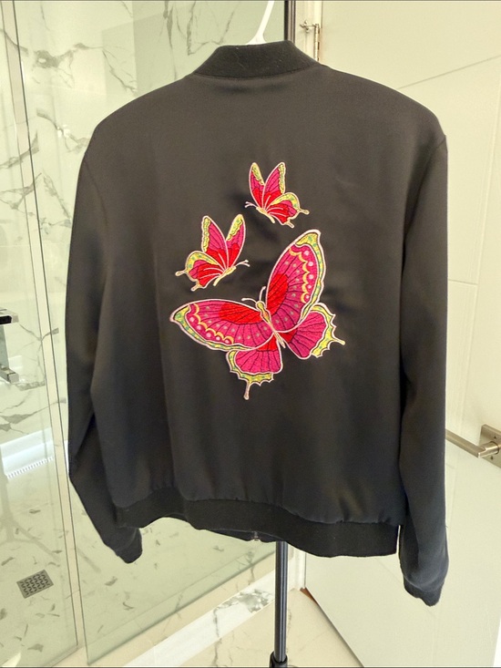 Forever 21 Jackets & Blazers - Forever 21 Black Bomber Jacket with Pink Butterfly Patch 20”pp/24”L